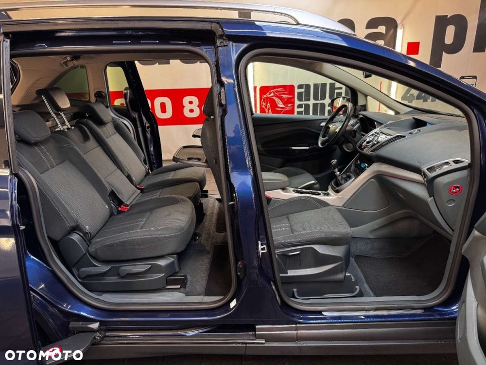 Ford Grand C-MAX - 35