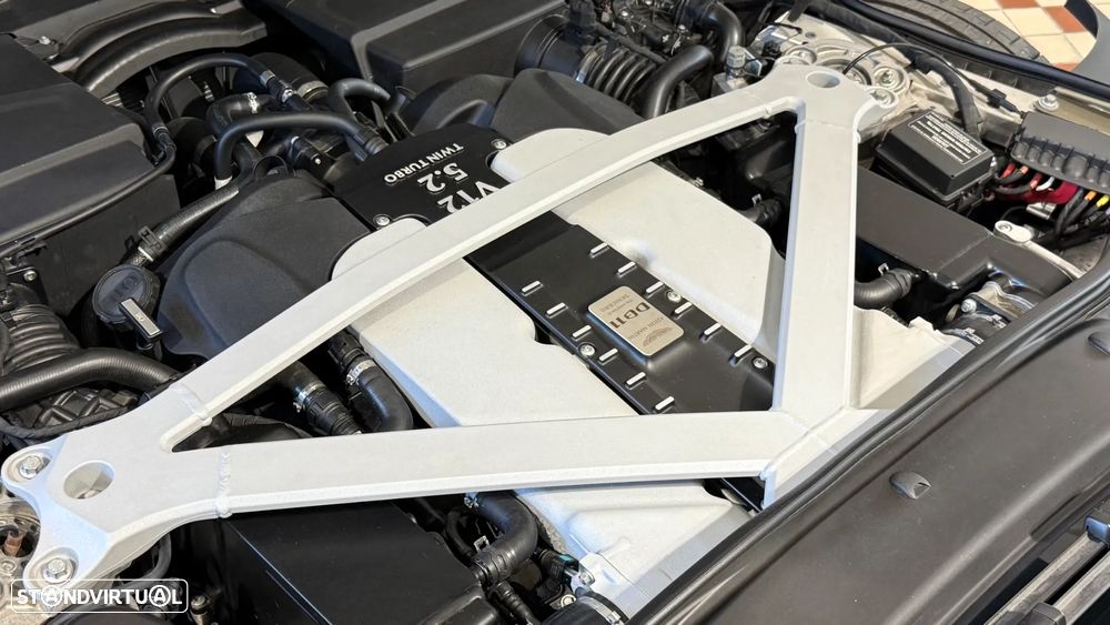 Aston Martin DB11 Coupé - 47