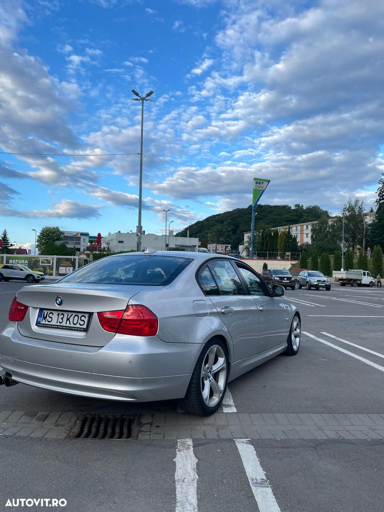 BMW Seria 3 320i - 14