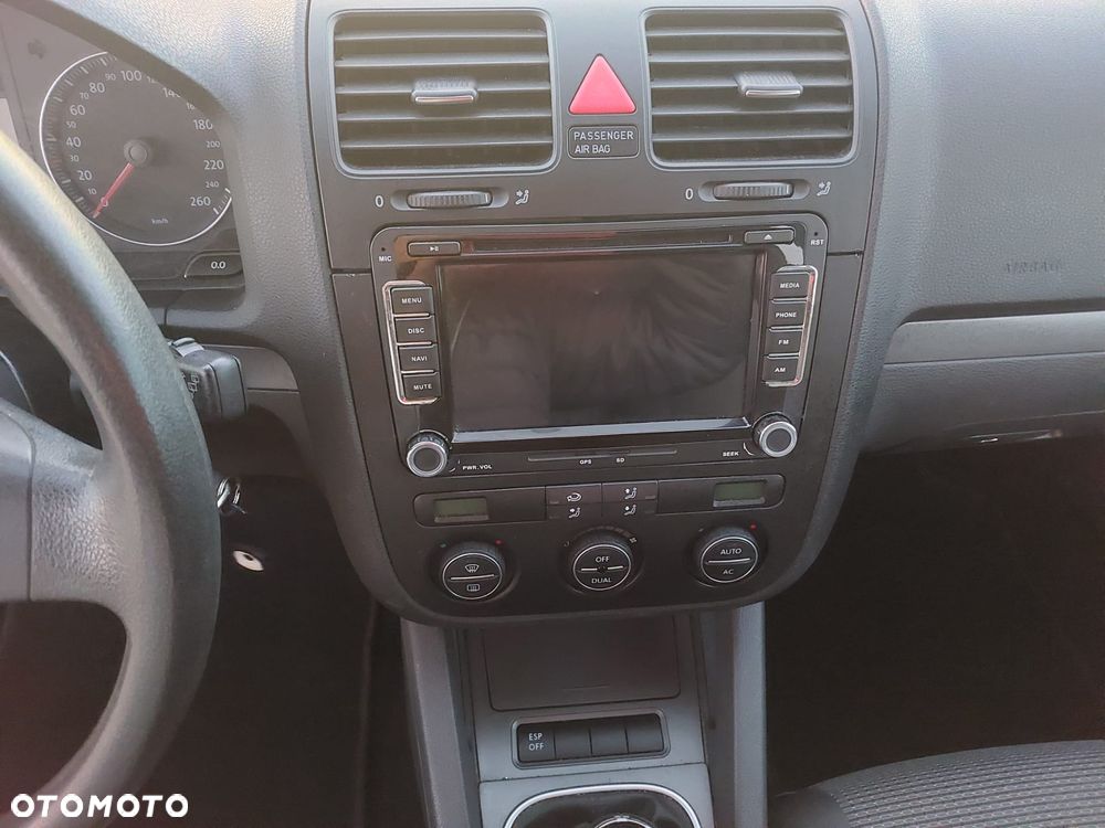 Volkswagen Golf - 25