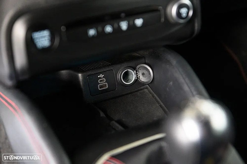 Ford Focus SW 1.0 EcoBoost ST-Line - 32