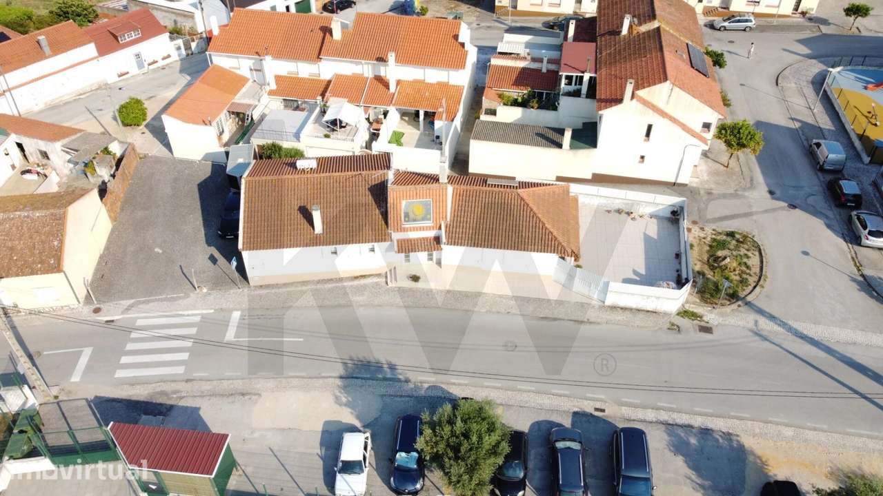 Moradia T2 com Suíte, Logradouro e Excelente Localização | Alcoentre | - Grande imagem: 5/60