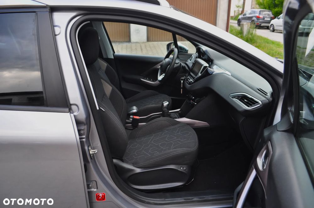 Peugeot 2008 BlueHDi 100 STOP & START Allure - 29