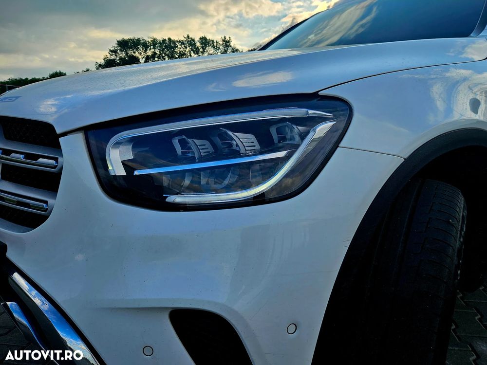 Mercedes-Benz GLC 300 e 4MATIC - 4