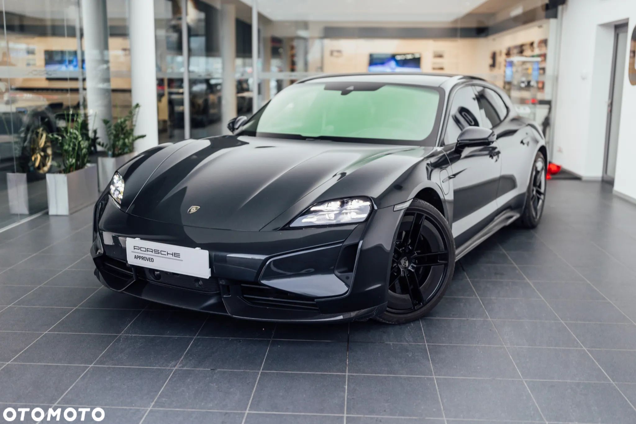 Porsche Taycan 105kWh Turbo S Sport Turismo - 1