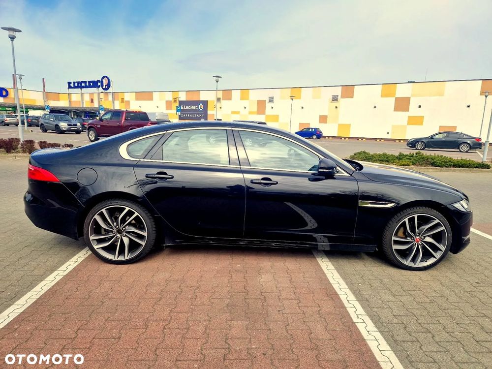 Jaguar XF 3.0 TDV6 Portfolio - 9