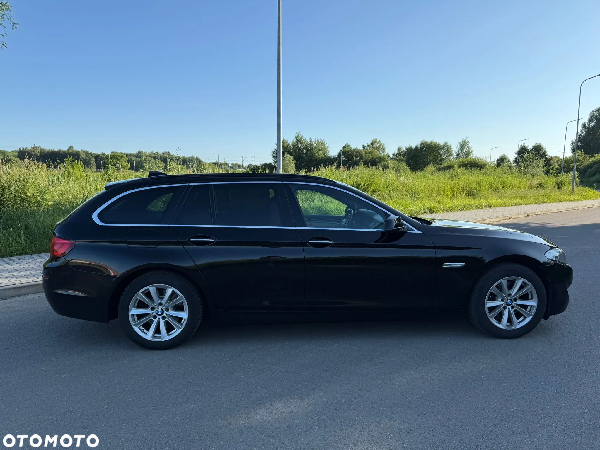 BMW Seria 5 520d Touring Luxury Line - 9