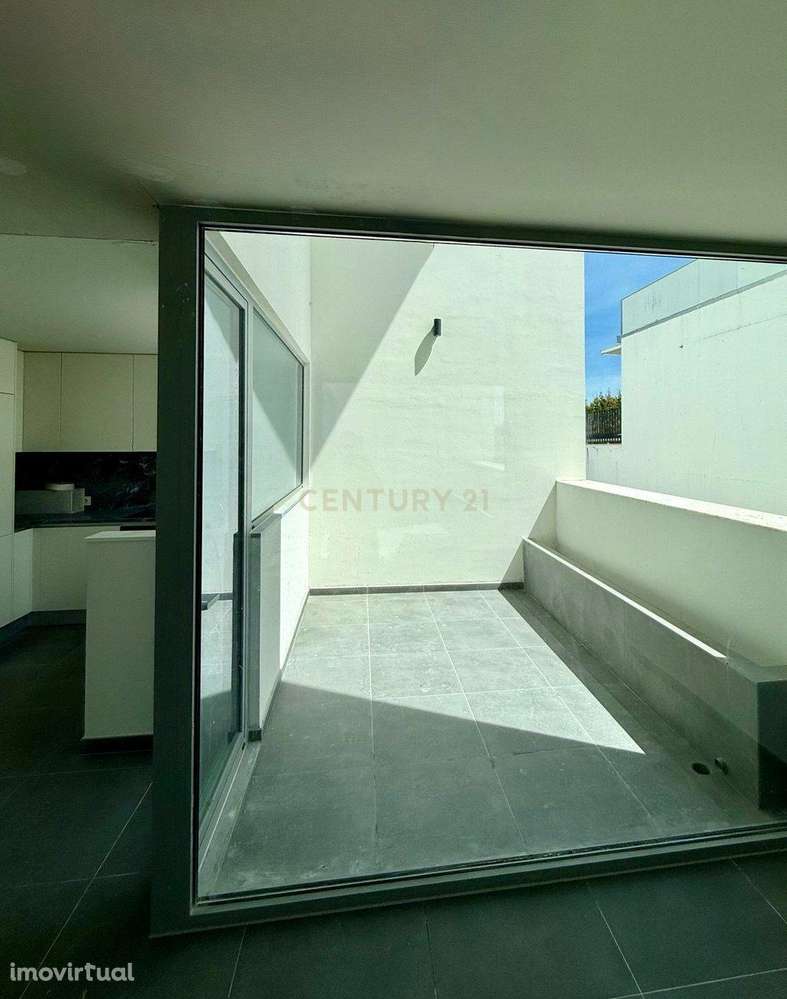 Apartamento Triplex com Piscina Privada e Vista Única no Centro de Alc - Grande imagem: 2/26