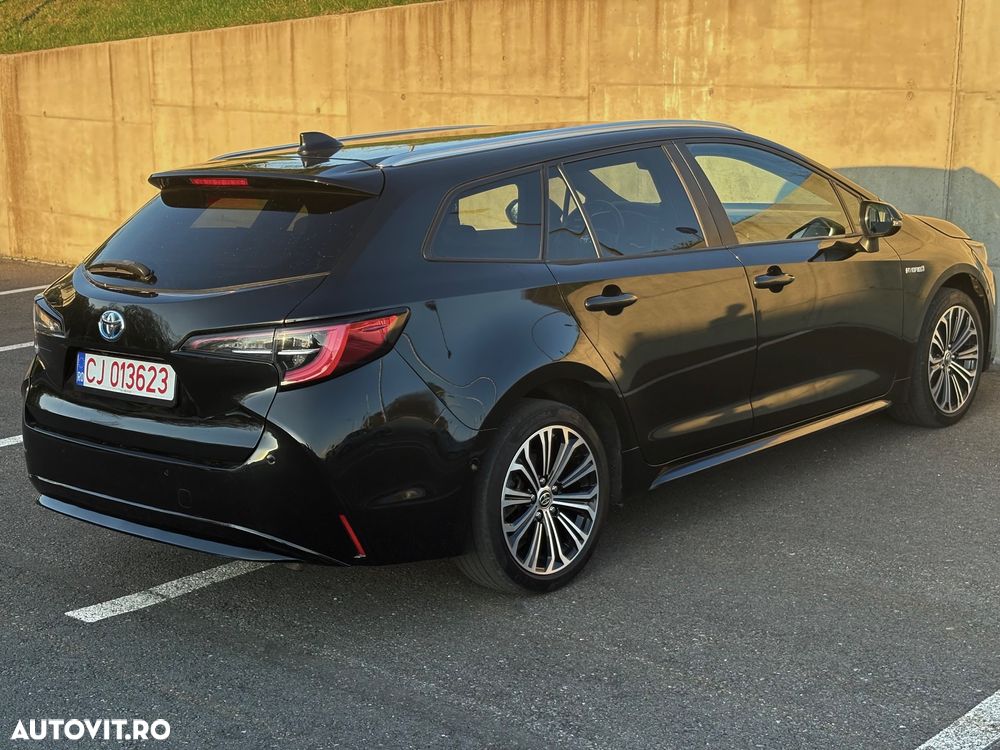 Toyota Corolla 1.8 Hybrid Team Deutschland - 5