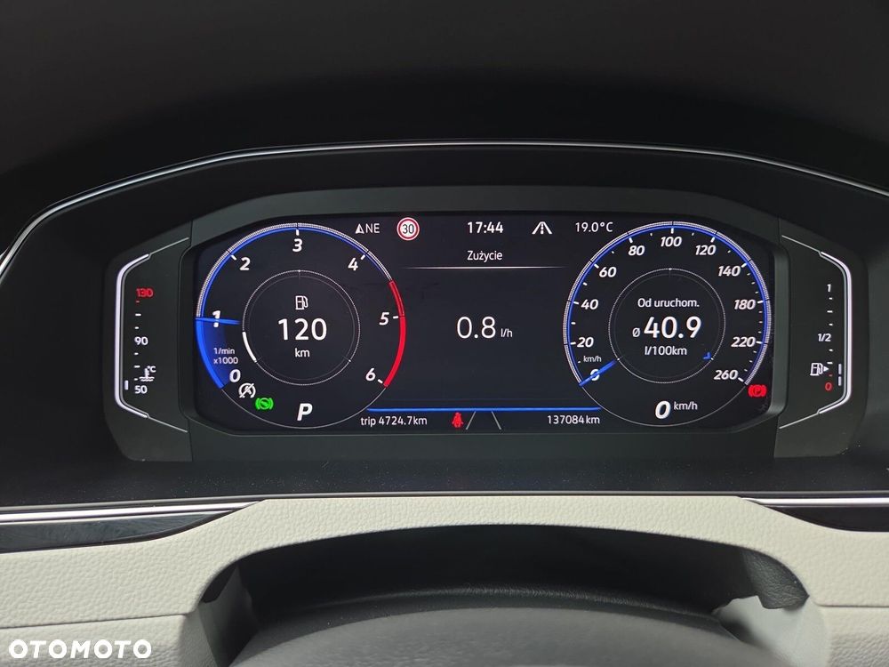 Volkswagen Passat 2.0 TDI Elegance DSG - 19