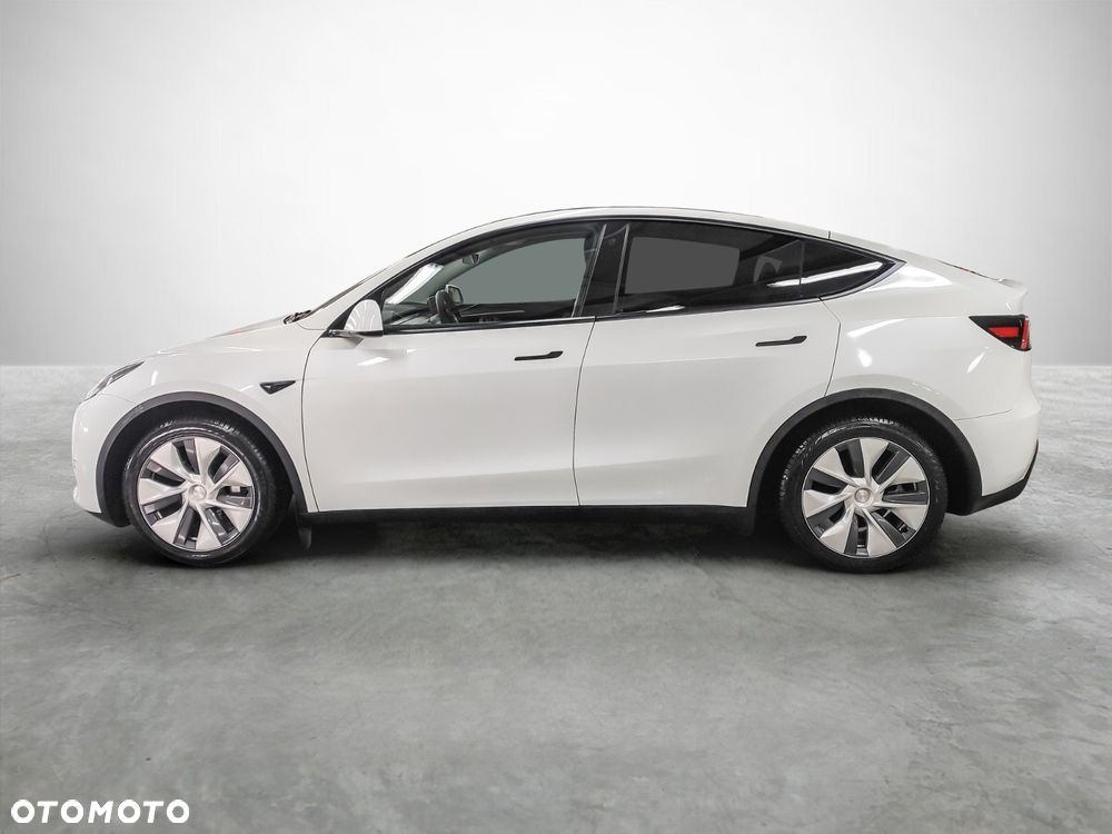 Tesla Model Y Long Range AWD - 13