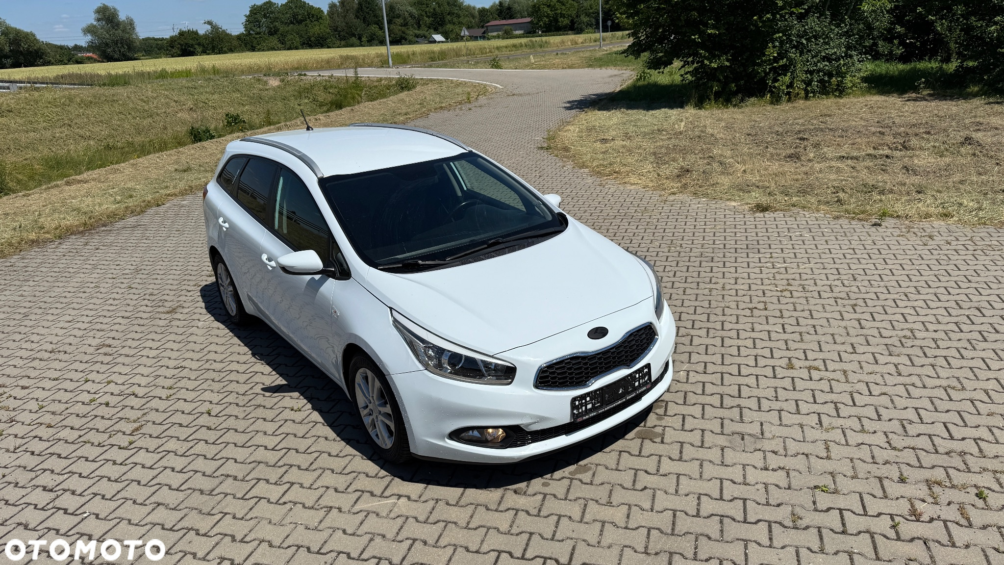 Kia Ceed - 10