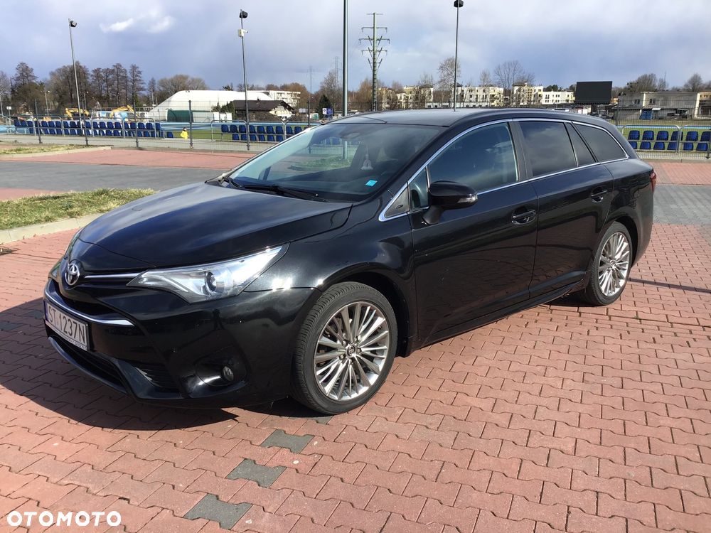Toyota Avensis 1.8 Premium MS - 24