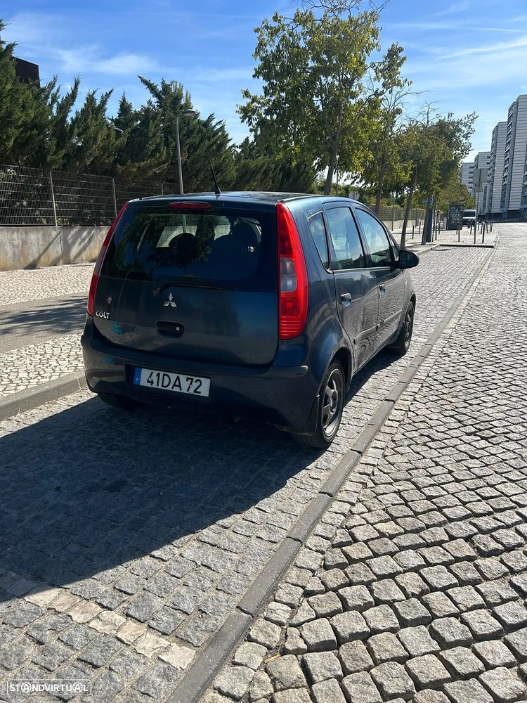 Mitsubishi Colt - 10