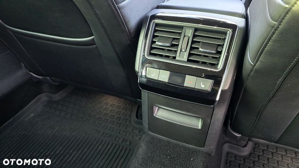 Skoda Superb 2.0 TDI SCR L&K DSG - 31