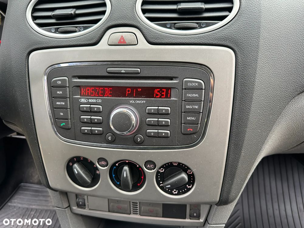 Ford Focus 1.8 Titanium - 17