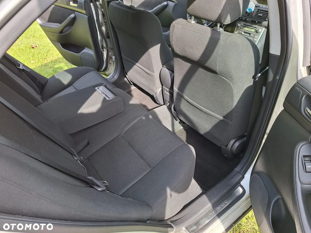 Toyota Avensis 1.8 VVT-i Sol - 18
