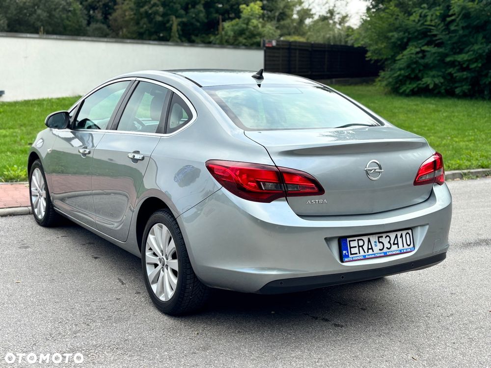 Opel Astra 1.4 ecoFLEX Cosmo - 6