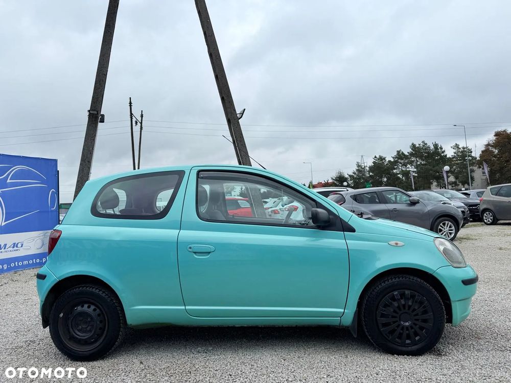 Toyota Yaris 1.0 Base - 5