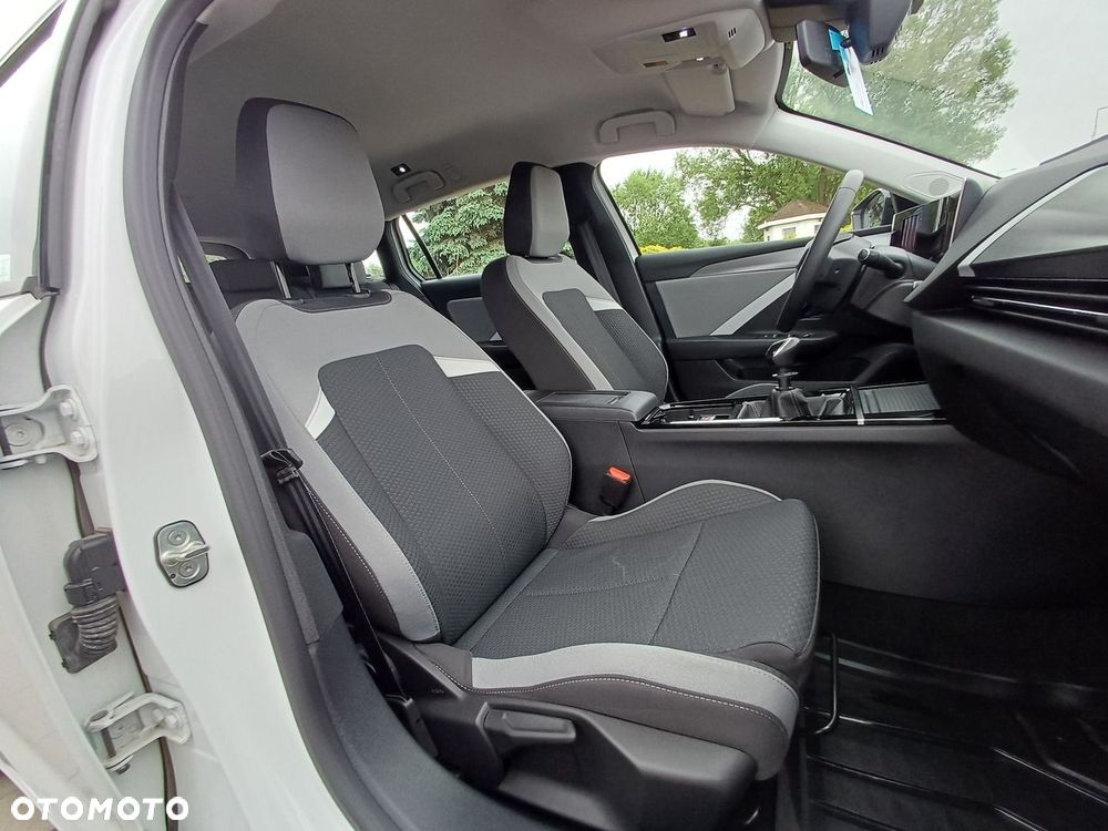 Opel Astra 1.2 T Edition S&S - 15