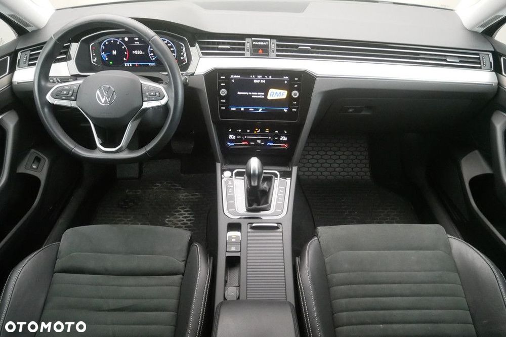 Volkswagen Passat Variant 2.0 TSI Elegance DSG - 8