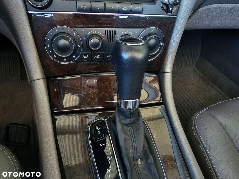 Mercedes-Benz CLK - 27