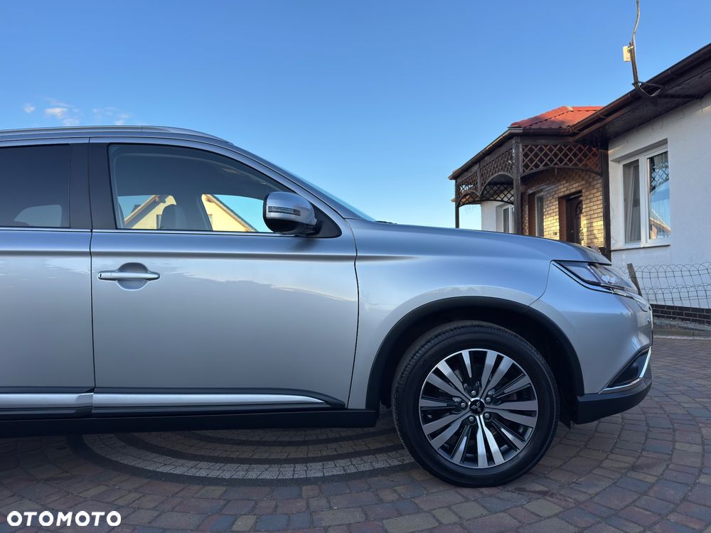 Mitsubishi Outlander - 16