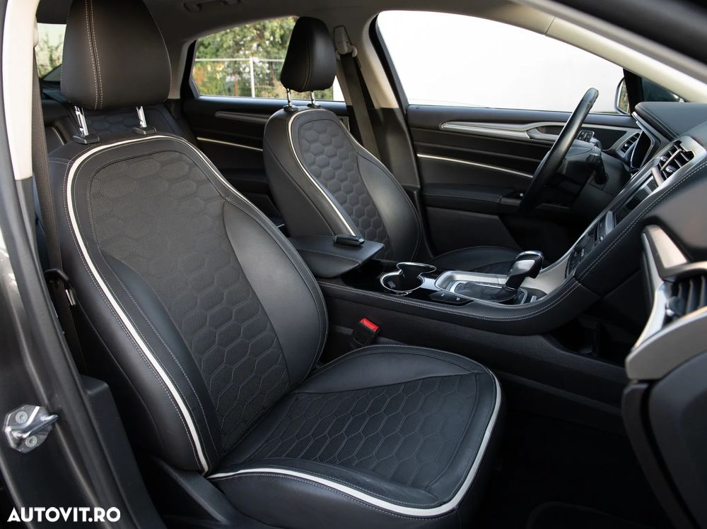 Ford Mondeo 2.0 HEV Vignale - 37