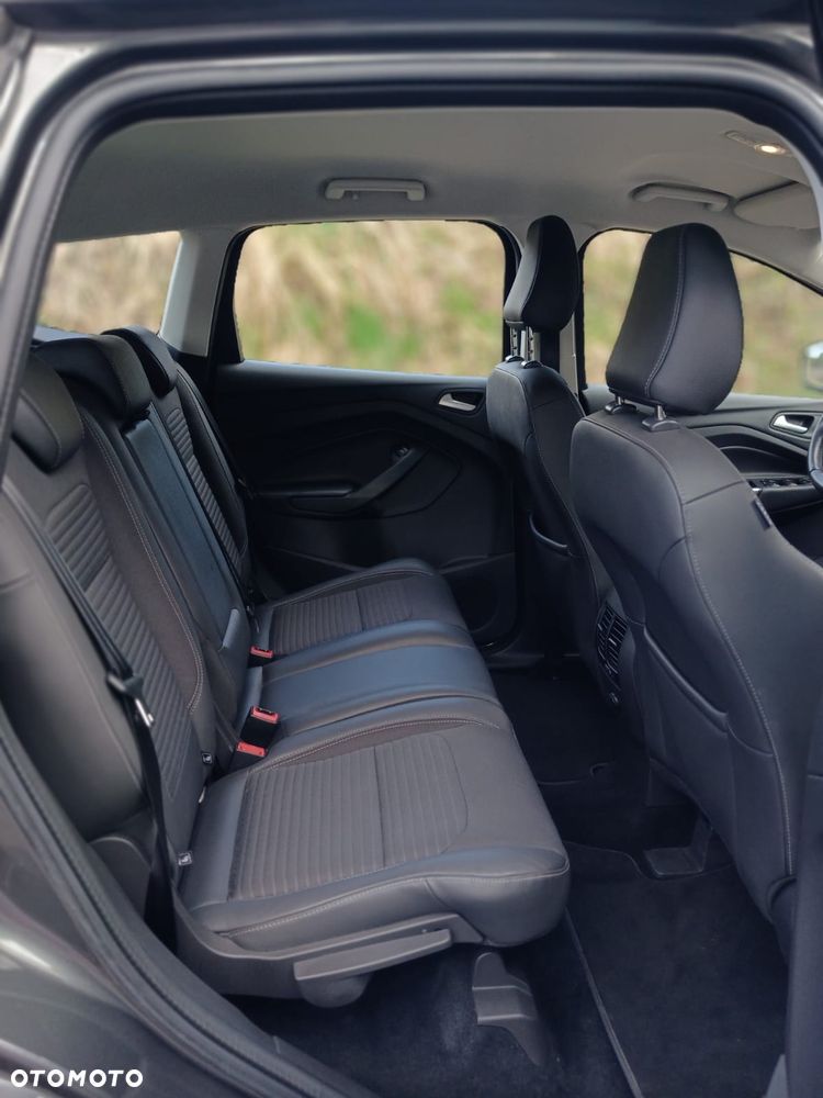 Ford Kuga 1.5 EcoBoost 2x4 Titanium - 14