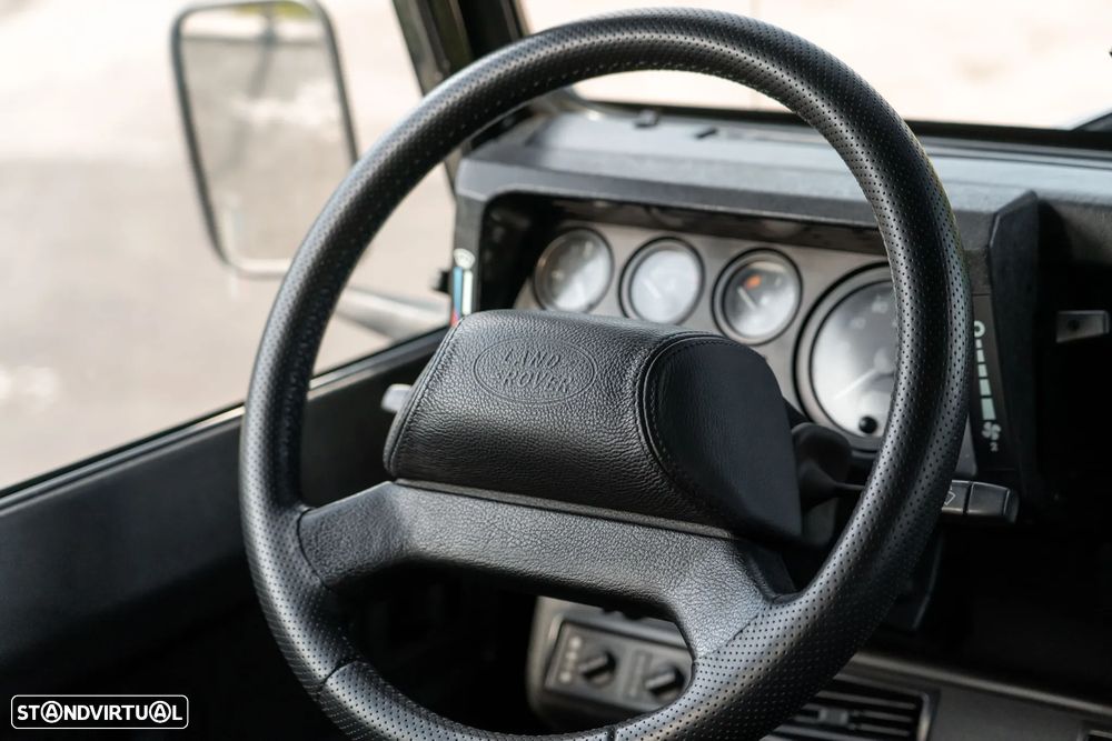 Land Rover Defender 110 SW 2.5 Td5 SE - 19