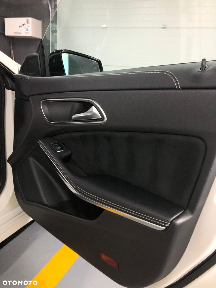 Mercedes-Benz CLA 220 d 7G-DCT AMG Line - 14