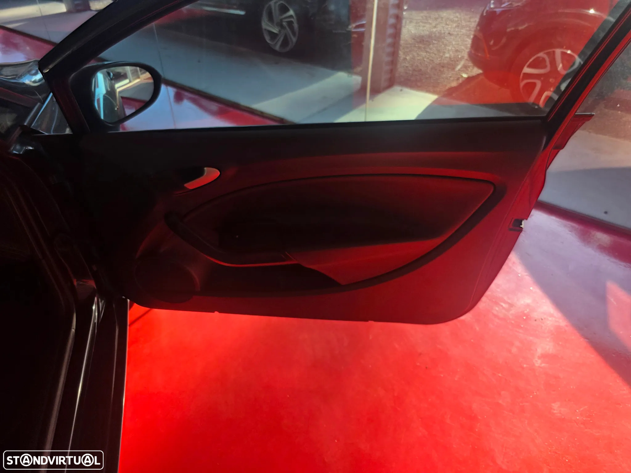 SEAT Ibiza SC 1.6 TDi Sport DPF - 24