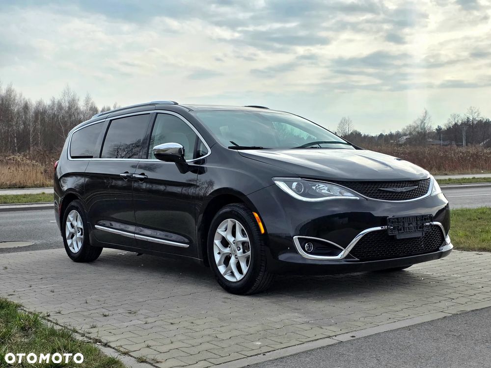 Chrysler Pacifica - 3