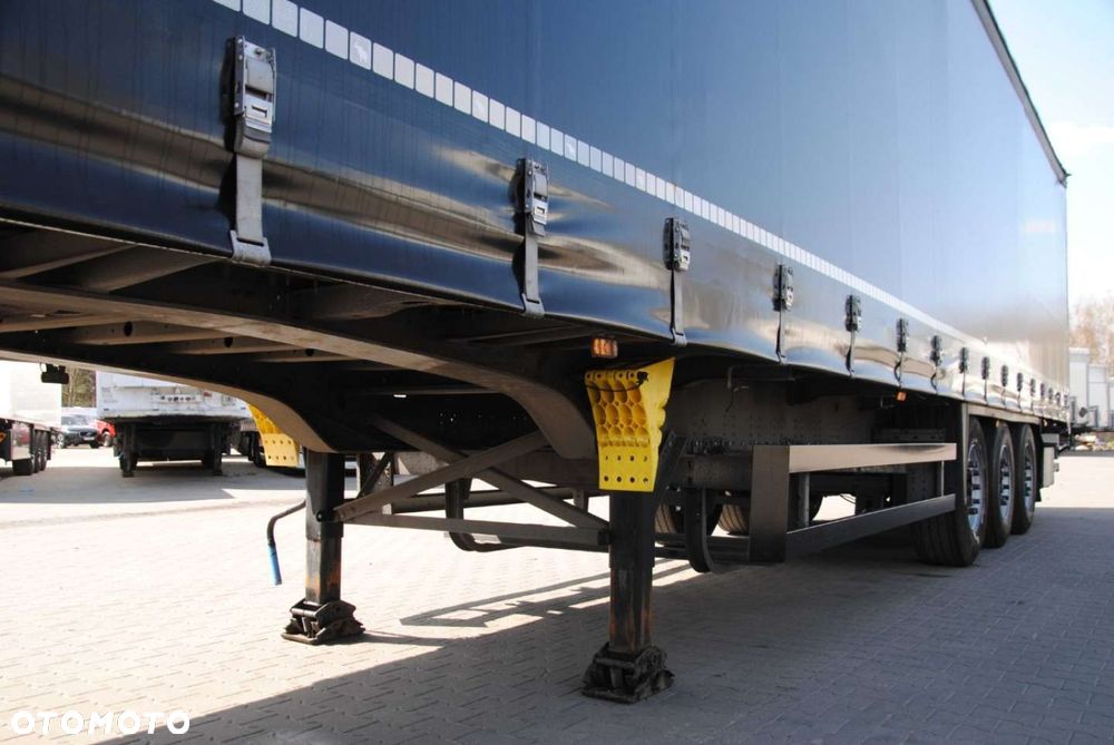 Schmitz Cargobull SCS kurtyna, podnoszona oś - 10