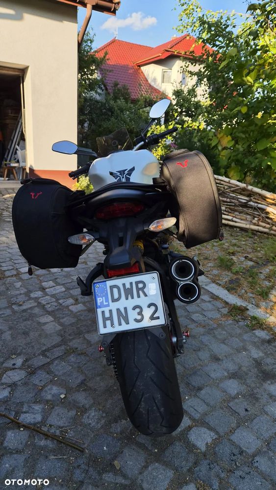 Ducati Monster - 4