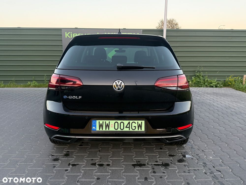 Volkswagen Golf - 25