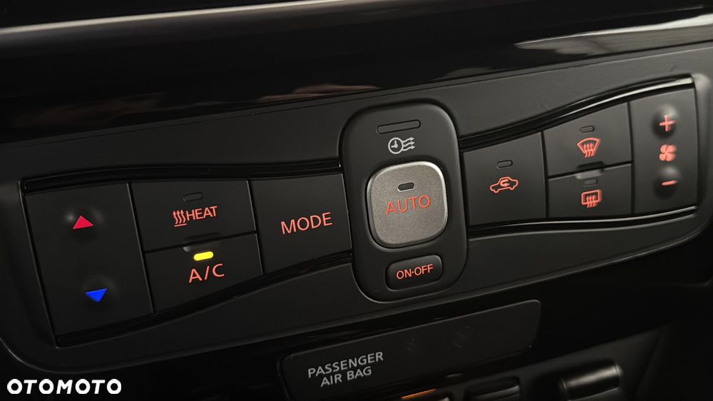 Nissan Leaf 40kWh N-Connecta - 28