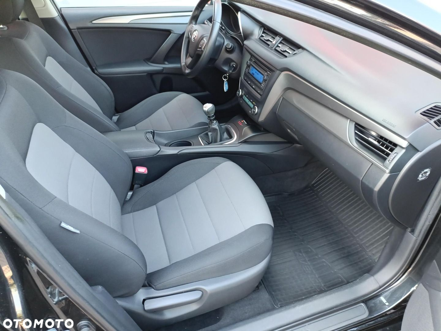 Toyota Avensis 1.8 Active - 14