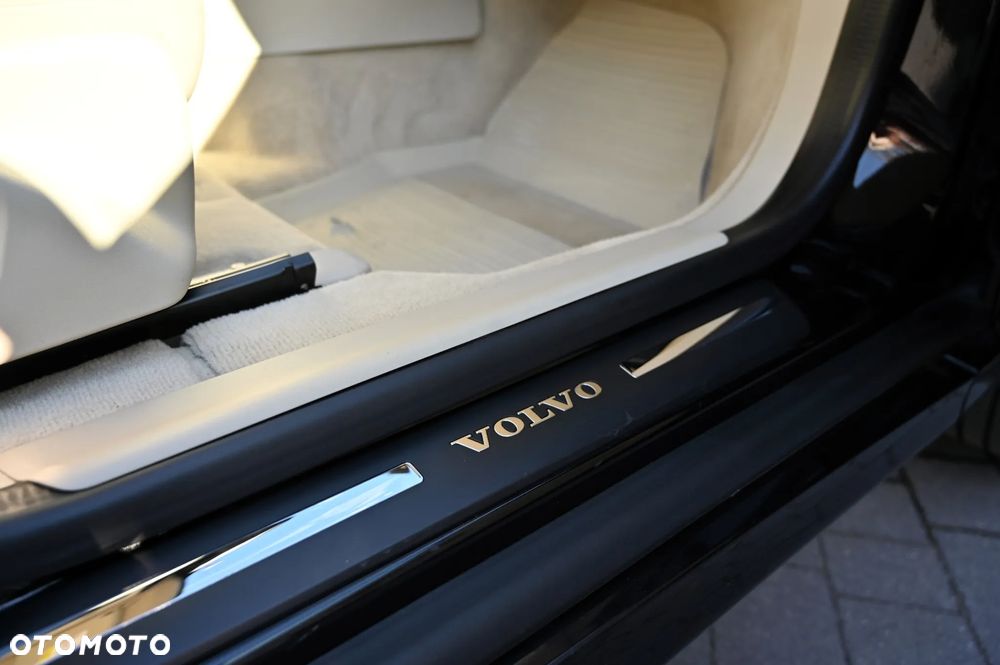 Volvo XC 60 D4 Momentum - 28