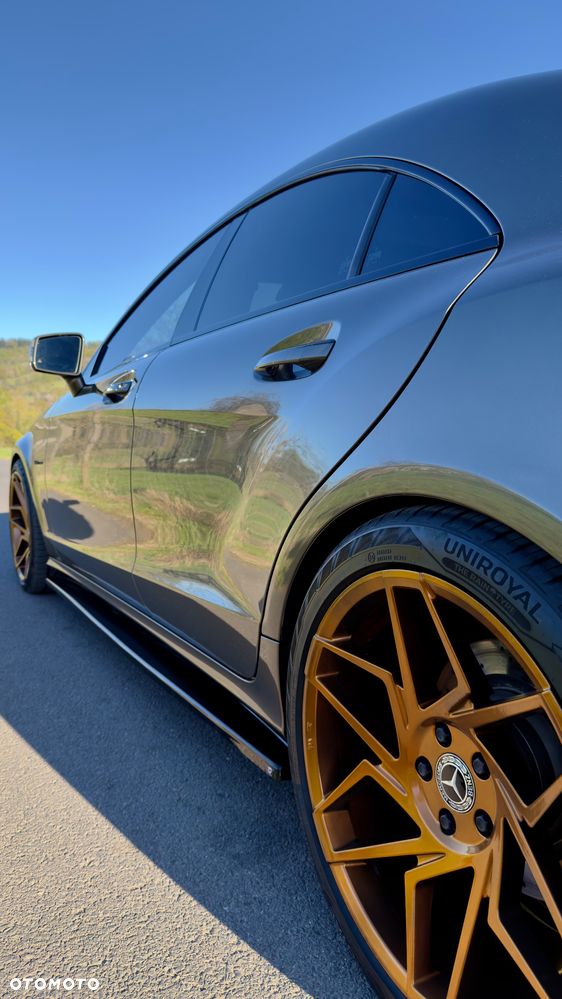 Mercedes-Benz CLS 500 4-Matic BlueEff - 40