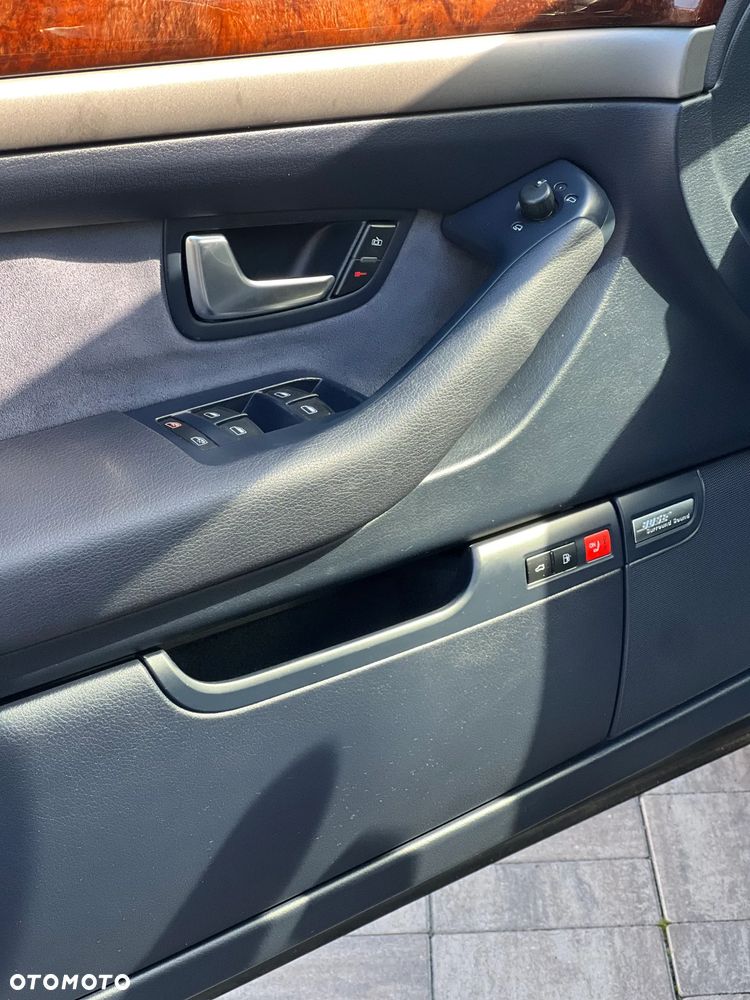 Audi A8 4.2 Quattro - 17