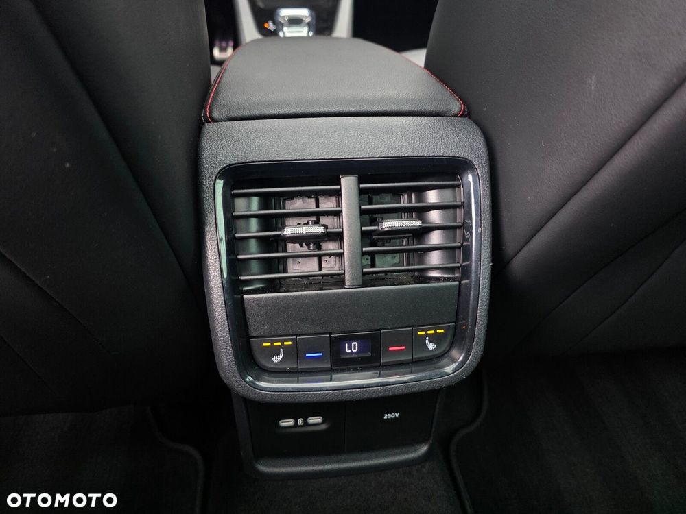 Skoda Octavia 2.0 TDI RS DSG - 17