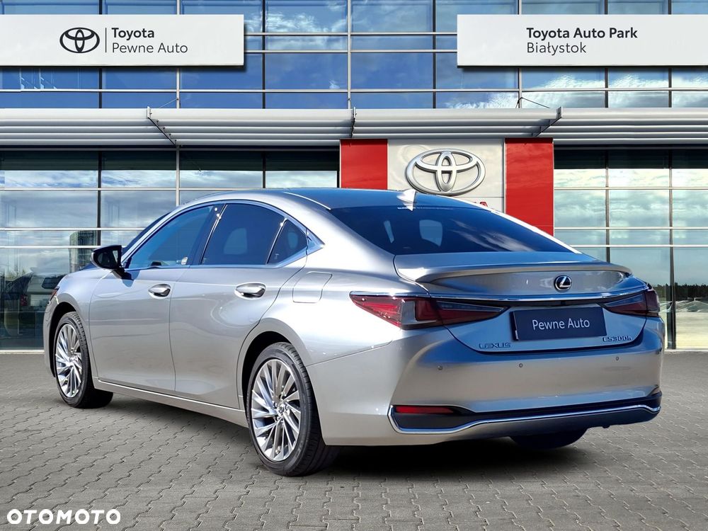 Lexus ES - 3