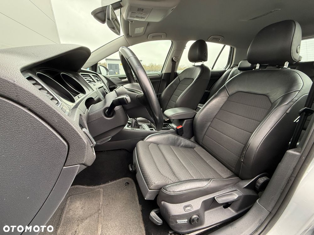 Volkswagen Golf - 11