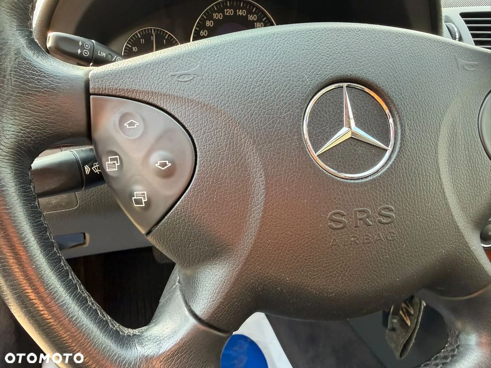 Mercedes-Benz Klasa E - 29