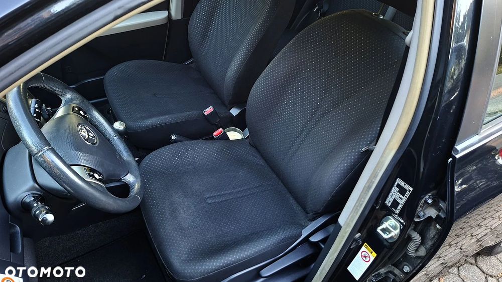 Toyota Yaris - 16
