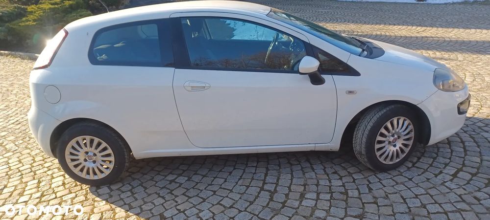Fiat Punto Evo 2011 photo 3