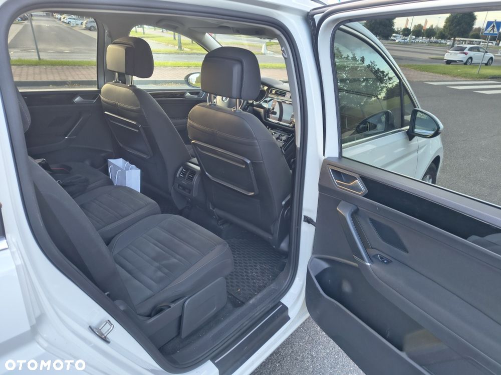 Volkswagen Touran - 13