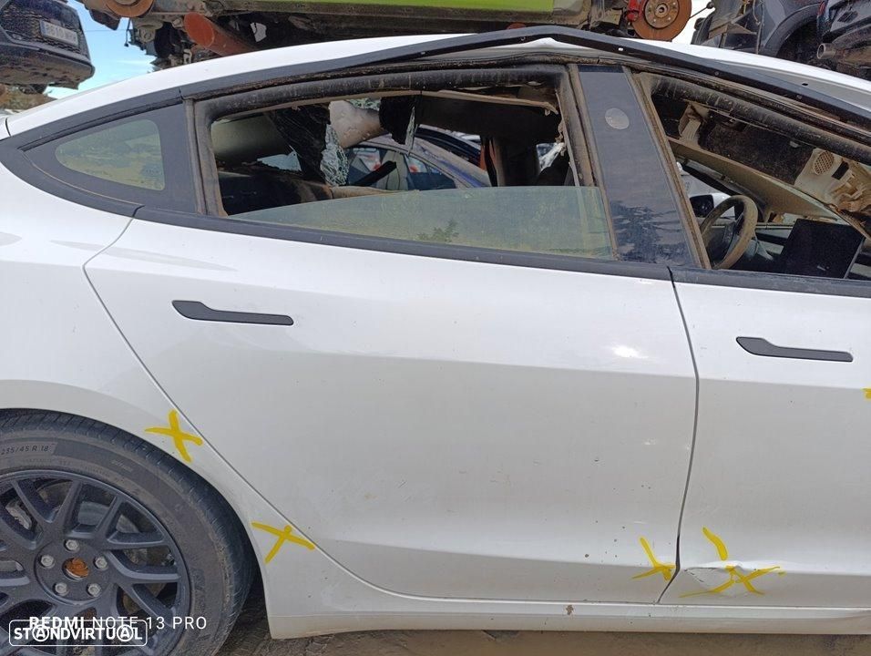 PORTA TRASEIRA DIREITA TESLA MODEL 3 - 1