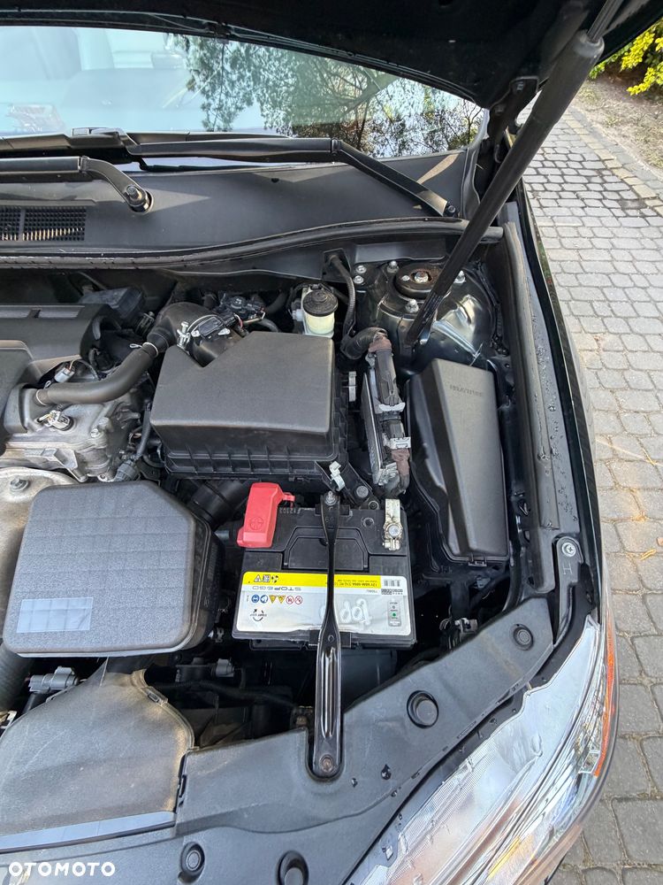 Toyota Camry 2.5 XLE - 18